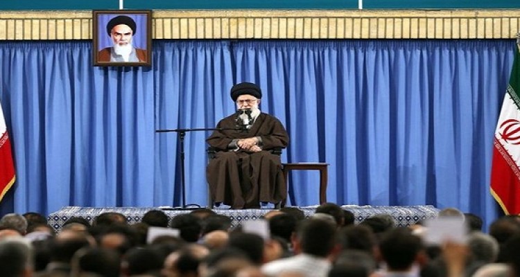 حضور ملت سایه جنگ را رفع کرده؛ حرف برخی که ما سایه جنگ را رفع کردیم درست نیست/ تنها راه سامان یافتن کشور کار انقلابی و جهادی است