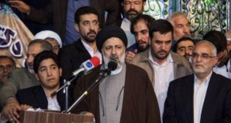 وضع موجود کشور با امکاناتی که داریم همخوانی ندارد/ مردم دولتی می خواهند که دولتمردانشان کاسب و تاجر نباشند