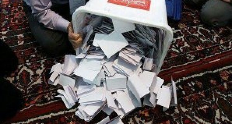 حسن روحانی با درصد بالا از رقیب خود در هرسین پیش است