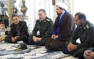 دیدار معاون هماهنگ کننده سپاه حضرت نبی اکرم  ص با خانواده شهید علی عزیزی در هرسین