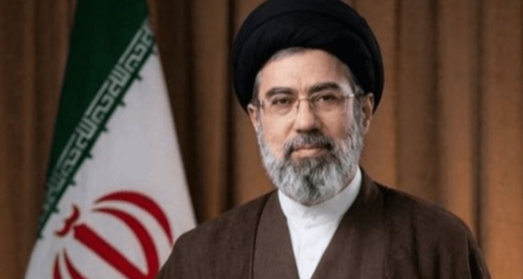 رهبر انقلاب: هر اقدامی که موجب سرخوردگی مردم شود، کمک به دشمن است