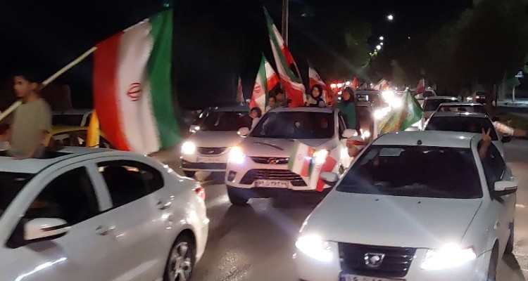 کاروان خودرویی در هرسین در صد و بیست پنجمین شب حضور در خیابان