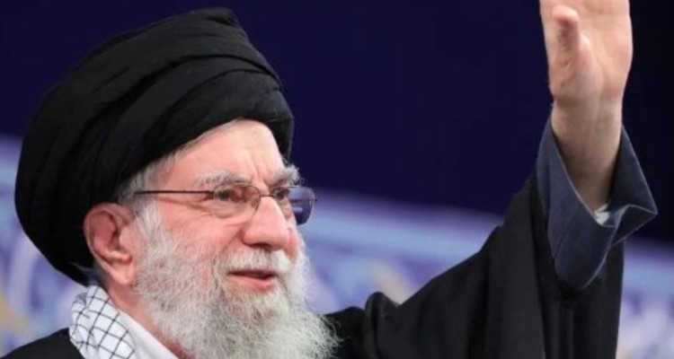 پیکر علی ثانی شیعیان به مسجد جمکران رسید