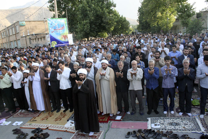 برگزاری نماز عید سعید فطر در هرسین+تصویر