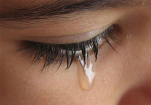 گریه بی دلیل از علائم این بیماری است 