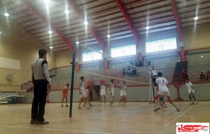 مسابقات والیبال قهرمانی نوجوانان استان در هرسین+تصویر