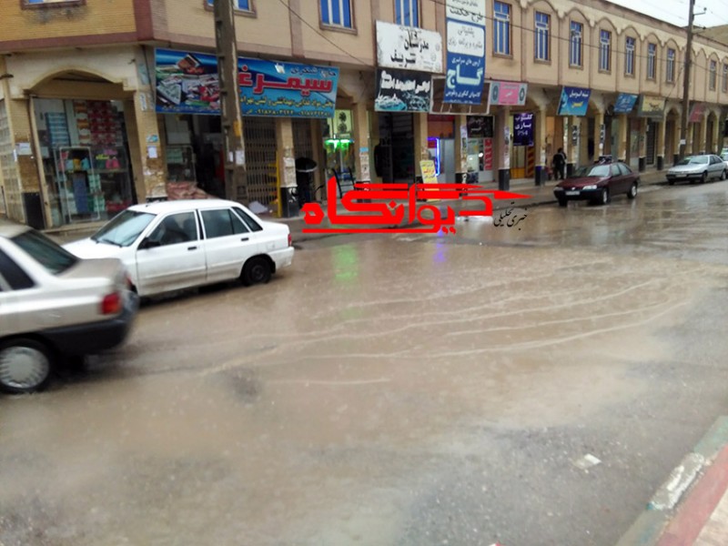 بارش باران باعث آب‌گرفتگی در برخی معابر شهرستان هرسین شد+عکس و فیلم
