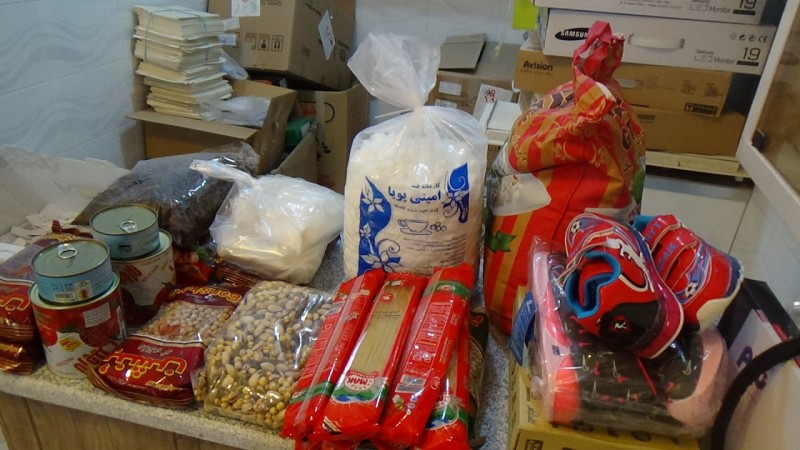 توریع 56 بسته اهدایی،موسسه عترت بوتراب به ارزش170میلیون ریال دربین ایتام تحت حمایت در هرسین