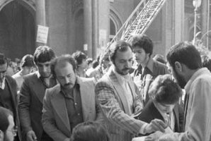 نگاهی تاریخی به وضعیت کرمانشاه در 12 فروردین سال 58/ از آرامش کامل در زمان رفراندوم تا رای یک چریک فدایی خلق به نظام جمهوری اسلامی