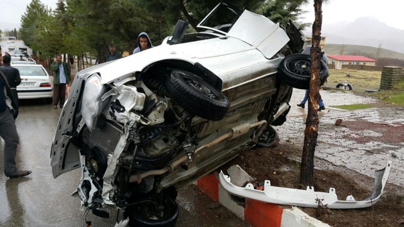 تصادف خودروی نیسان با پراید در شهرستان هرسین+تصویر