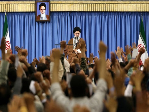 می‌توانیم بر همه سختی‌ها و چالش‌ها، مؤمنانه فائق بیاییم/ خاطرات دوران دفاع مقدس یک ثروت ملی است