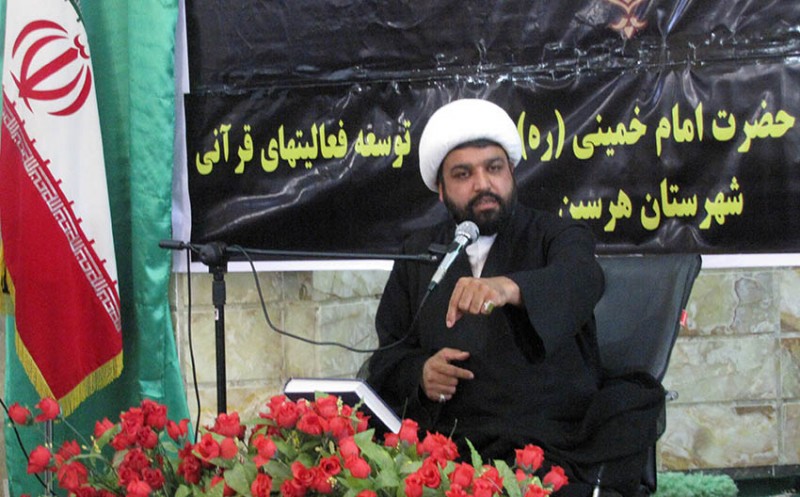 امام خمینی (ره) دشمن شناسی را به ما نشان داد/ امام(ره) زنده است و این تفکر، روش و سیاست امام است که مملکت را اداره می کند
