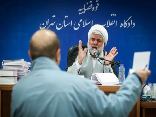 متهم: اگر مدرکی وجود داشت که سهمی در شرکتها دارم، گردن من را بزنید/ قاضی مقیسه: شما با بزرگ کردن زنجانی اموال مملکت را غارت کردید متهم: اگر مدرکی وجود داشت که سهمی در شرکتها دارم، گردن من را بزنید/ قاضی مقیسه: شما با بزرگ کردن زنجانی اموال مملکت را غارت کردید