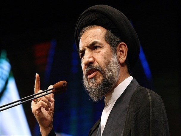 سپردن مسئولیت به فردی که شایستگی ندارد خیانت است/ مدیران کشور مراقب سخنان خود باشند