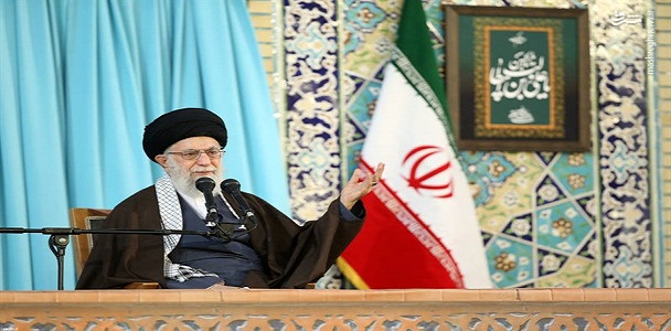 مسئولان به قدرت و توانایی جوانان ایمان بیاورند/ اعتماد به نسخه بیگانگان خطایی بزرگ است/ باید نسبت به اقتصاد ملی تعصب داشته باشیم