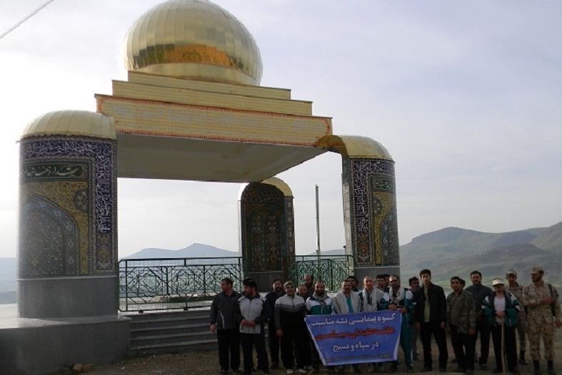کوهپیمایی کارکنان سپاه هرسین در هفته عقیدتی سیاسی 
