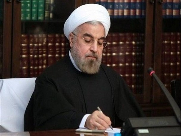 توصیه رئیس جمهور برای استفاده از فعالان ستادهای انتخاباتی اش در دستگاه ها/ تلاش سازمان یافته برای انتصاب اتوبوسی هواداران "روحانی" در دولت