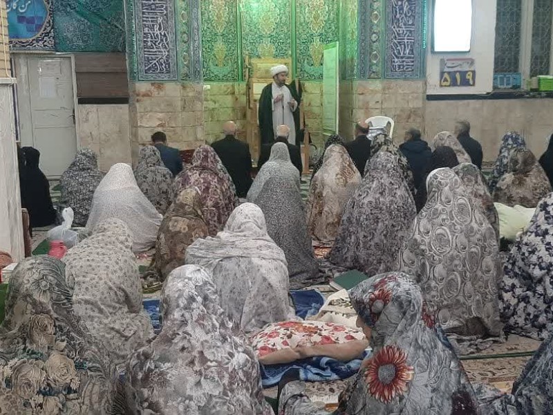 پایان سه روز اعتکاف و بندگی در مساجد هرسین