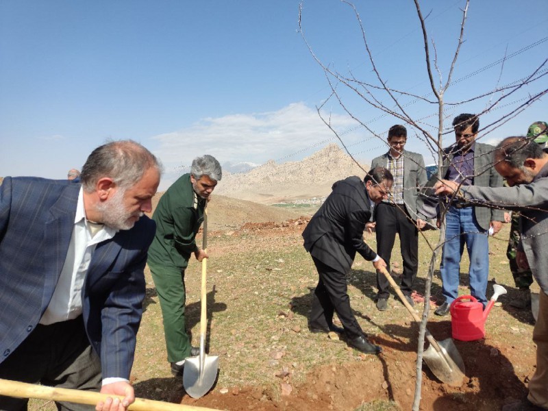 افتتاح اولین بوستان روستایی روستای الیاسوند سفلی در هرسین