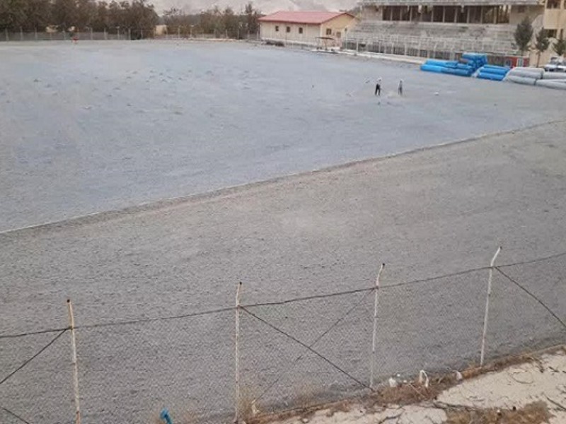 آغاز عملیات اجرایی نصب زمین چمن مصنوعی فوتبال هرسین