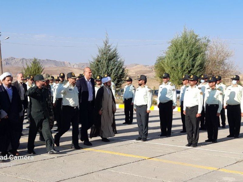 مراسم صبحگاه مشترک نیروهای مسلح در هرسین برگزار شد+هرسین