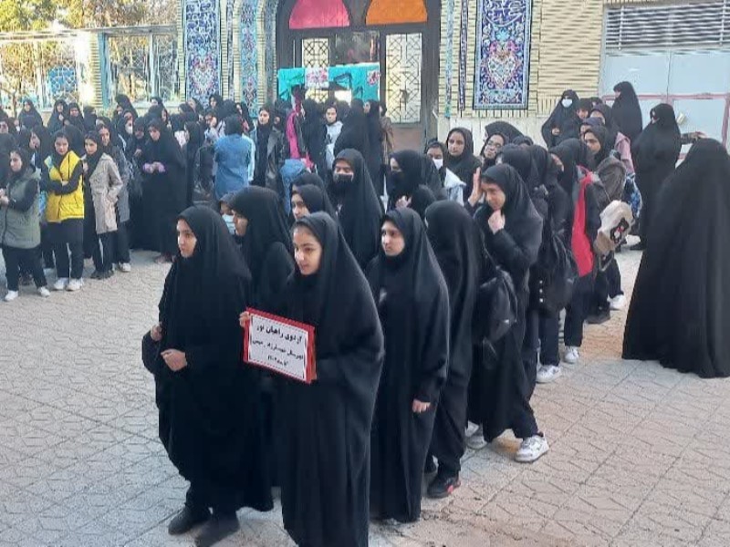 اعزام دانش آموزان هرسینی به اردوی راهیان نور