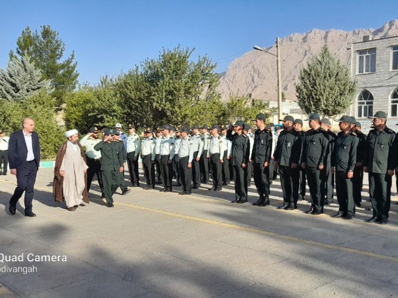 مراسم صبحگاه مشترک نیروهای مسلح درهرسین برگزار شد.