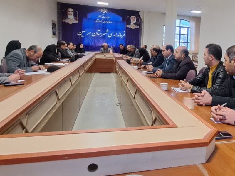 اقدامات ما باید در راستای ایجاد تولید و اشتغال استوار باشد اقدامات ما باید در راستای ایجاد تولید و اشتغال استوار باشد