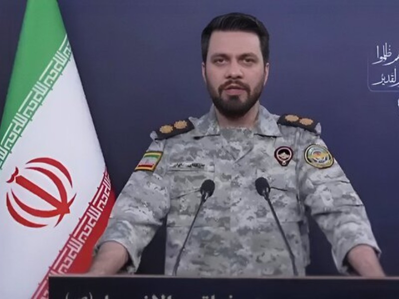 مراکز اقتصادی و بانک های دشمن را هدف قرار می دهیم