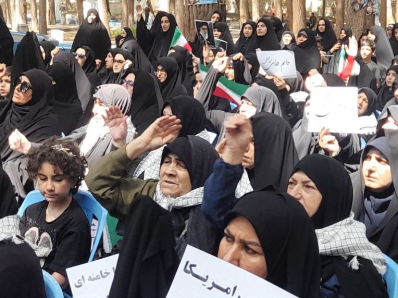 اجتماع بزرگ زینبیون درهرسین برگزار شد