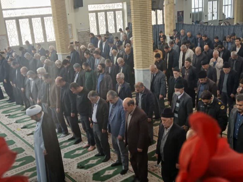 تصاویری از نماز جمعه این هفته هرسین تصاویری از نماز جمعه این هفته هرسین