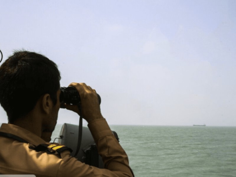 هرمز در کنترل ایران؛ عبور کشتی‌ها همچنان از کریدور لارک