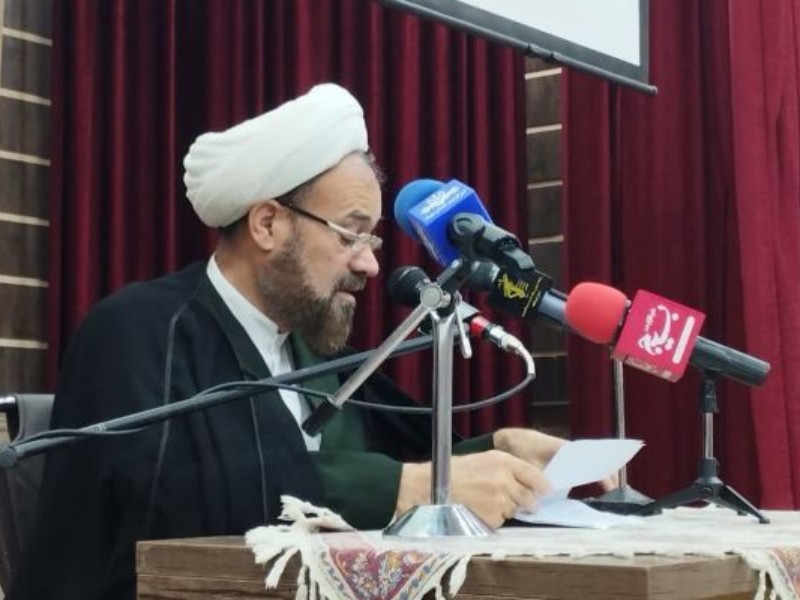 مراقب باشیم ناخواسته بازیگر دشمن در میدان نباشیم