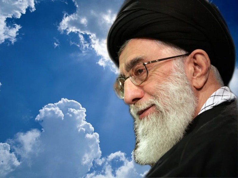 پیکر قائد شهید در حرم امام رضا(ع) آرام گرفت
