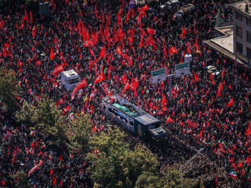۴۰ میلیون نفر در مراسم تشییع آقای شهید ایران شرکت کردند ۴۰ میلیون نفر در مراسم تشییع آقای شهید ایران شرکت کردند